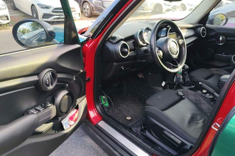Used MINI 2016 1.5T COOPER Five-Door Edition Driver Seat