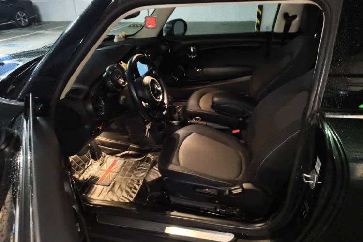 Used MINI 2016 1.2T ONE Pioneer Edition Driver Seat