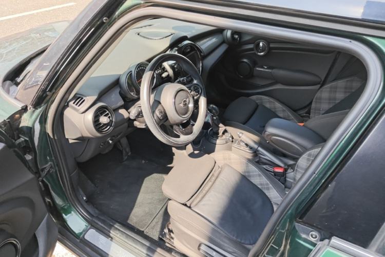 Used MINI 2016 1.5T COOPER Five-Door Edition Driver Seat