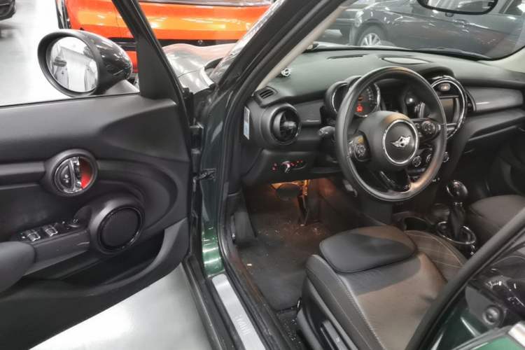 Used MINI 2016 1.5T COOPER Five-Door Edition Driver Seat