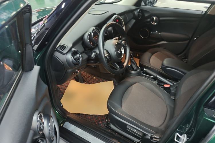 Used MINI 2016 1.2T ONE Pioneer Edition Five-Door Version Driver Seat