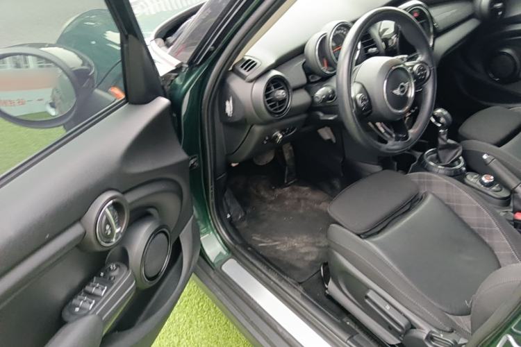 Used MINI 2016 1.5T COOPER Five-Door Edition Driver Seat