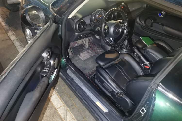 Used MINI 2016 1.5T COOPER Driver Seat