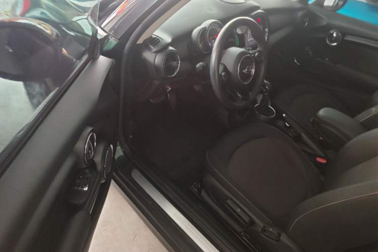 Used MINI 2016 1.2T ONE Pioneer Edition Driver Seat