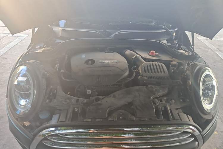 Used MINI 2016 1.2T ONE Pioneer Edition Five-Door Version Engine Bay