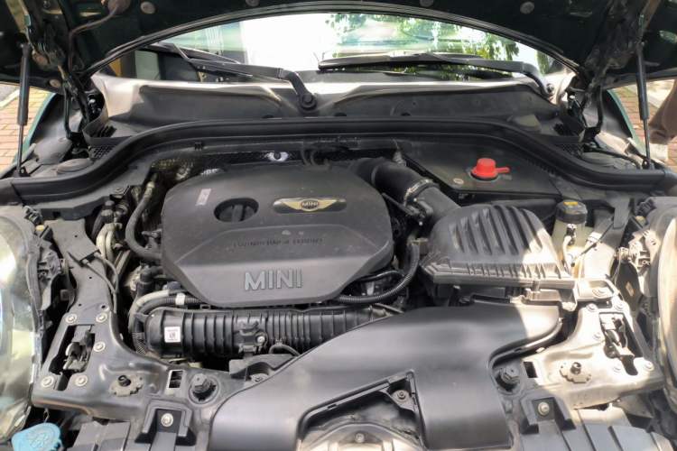 Used MINI 2016 2.0T COOPER S Pioneer Edition Engine Bay