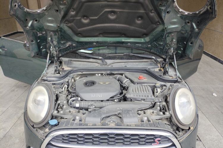 Used MINI 2016 2.0T COOPER S Performance-oriented Engine Bay