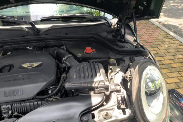 Used MINI 2016 2.0T COOPER S Pioneer Edition Engine Bay Left