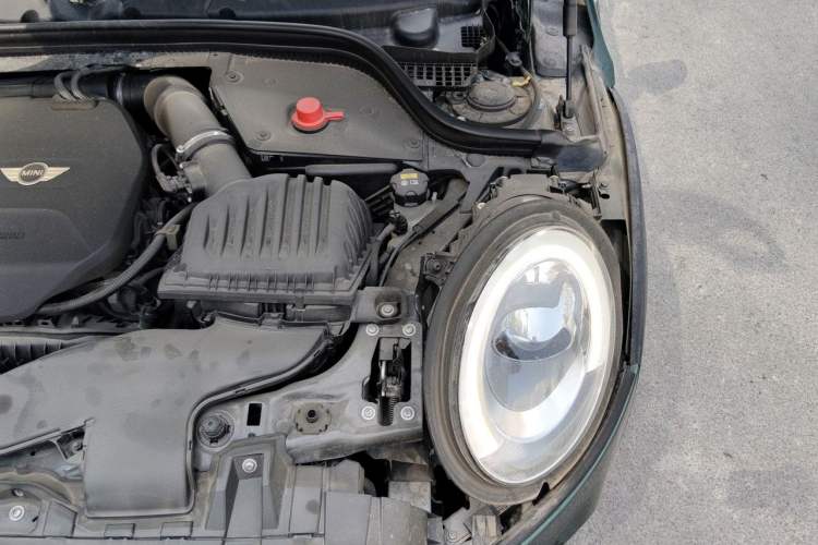 Used MINI 2016 1.5T COOPER Five-Door Edition Engine Bay Left