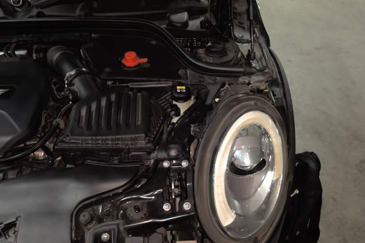 Used MINI 2016 2.0T COOPER S Engine Bay Left