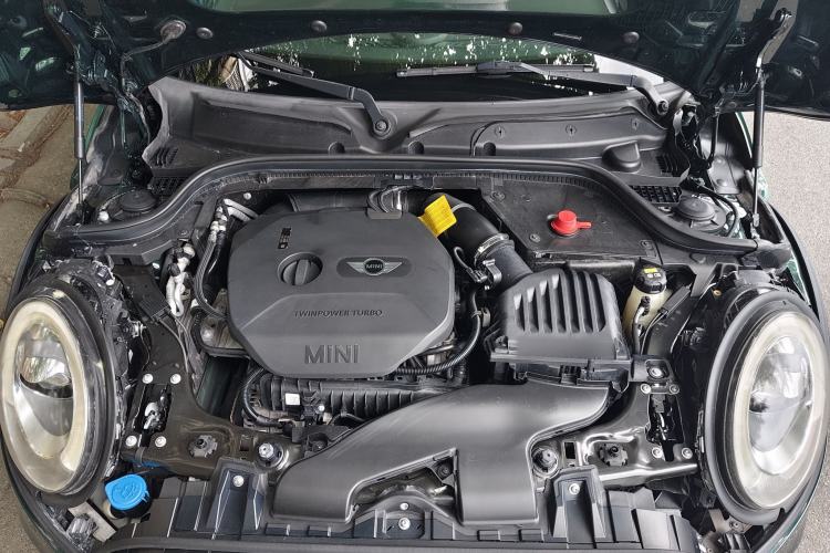 Used MINI 2016 1.5T COOPER SEVEN Five-Door Edition Engine Bay