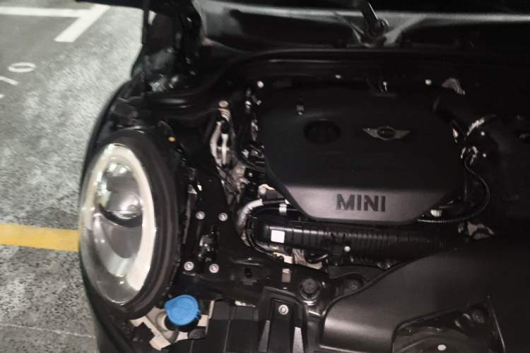 Used MINI 2016 2.0T COOPER S Five-Door Edition Engine Bay Right