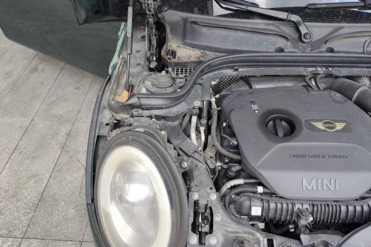 Used MINI 2016 2.0T COOPER S Performance-oriented Engine Bay Right