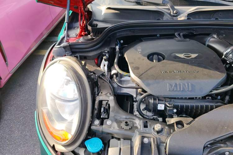 Used MINI 2016 1.5T COOPER Five-Door Edition Engine Bay Right