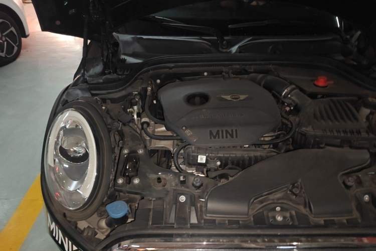 Used MINI 2016 1.5T COOPER Pioneer Edition Five-Door Model Engine Bay Right