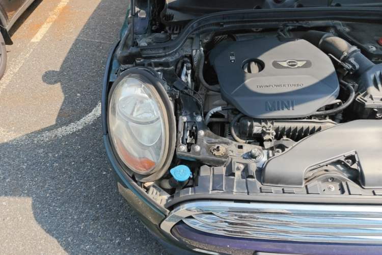 Used MINI 2016 1.5T COOPER Five-Door Edition Engine Bay Right