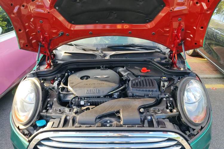 Used MINI 2016 1.5T COOPER Five-Door Edition Engine Bay