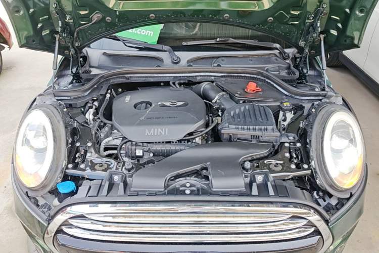 Used MINI 2016 1.5T COOPER SEVEN Five-Door Edition Engine Bay
