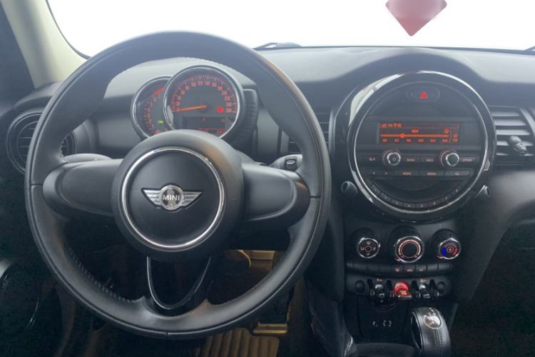 Used MINI 2016 1.2T ONE Five-Door Edition Exterior 11