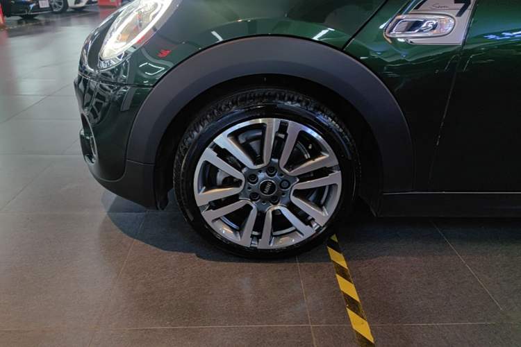 Used MINI 2016 2.0T COOPER S SEVEN Five-Door Edition Exterior 2