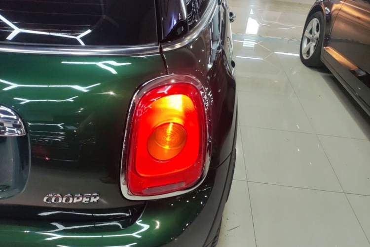 Used MINI 2016 1.5T COOPER Exterior 3