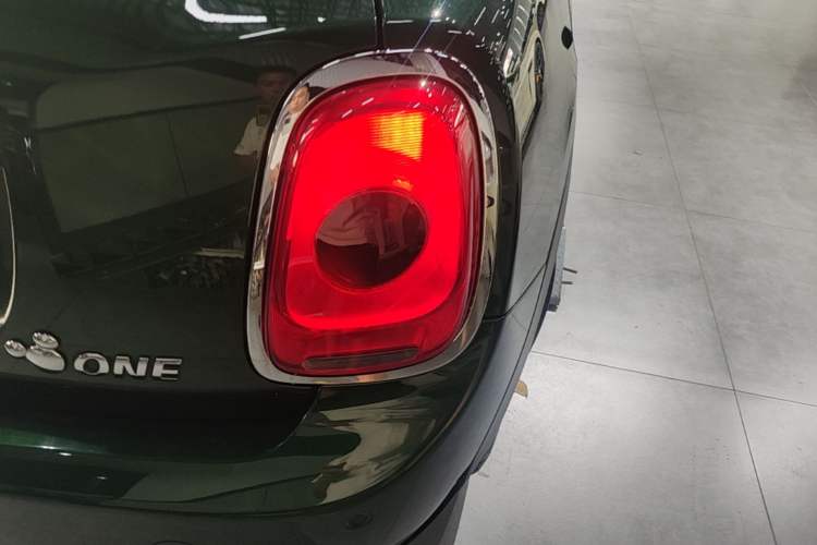 Used MINI 2016 1.2T ONE Pioneer Edition Five-Door Version Exterior 3