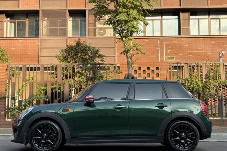 Used MINI 2016 1.2T ONE Pioneer Edition Five-Door Version Exterior 4