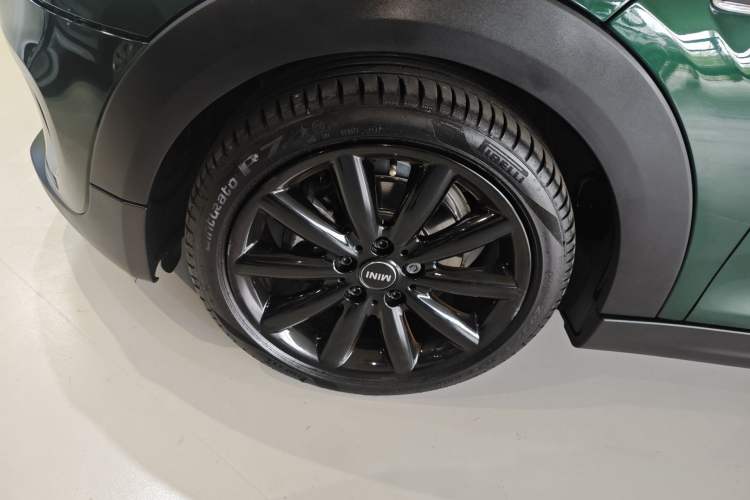 Used MINI 2016 1.5T COOPER Pioneer Edition Five-Door Model Exterior 4