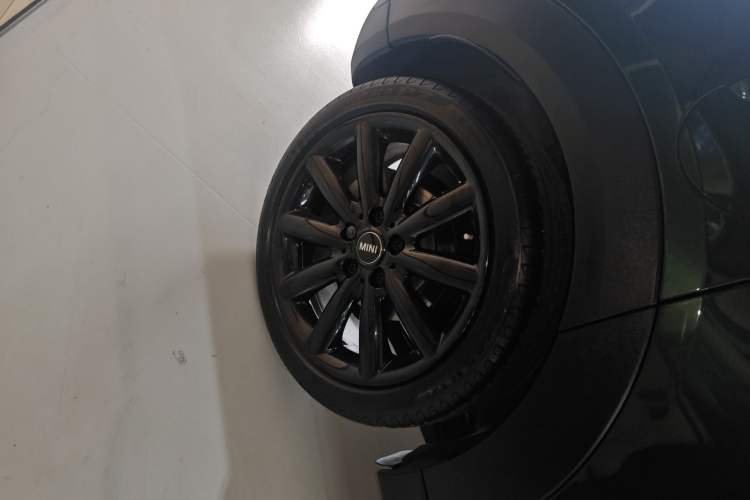 Used MINI 2016 1.5T COOPER Pioneer Edition Five-Door Model Exterior 5