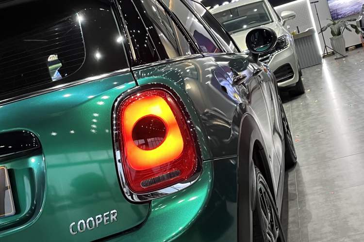 Used MINI 2016 1.5T COOPER Five-Door Edition Exterior 6