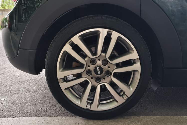Used MINI 2016 1.5T COOPER SEVEN Five-Door Edition Exterior 8