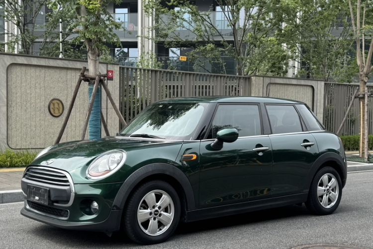 Used MINI 2016 1.2T ONE Five-Door Edition Guazi used car, China used car export, Used car for sale, Used MINI cars, Cheapest cars for sale