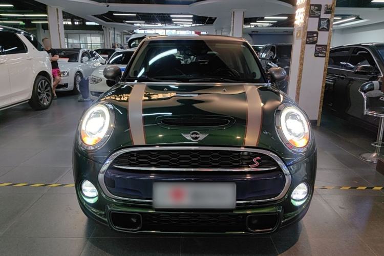 Used MINI 2016 2.0T COOPER S SEVEN Five-Door Edition Front