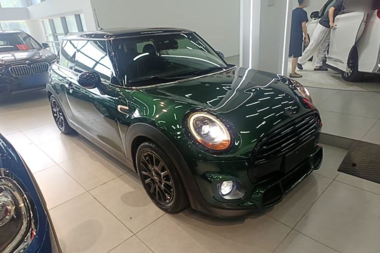 Used MINI 2016 1.5T COOPER Front Right 45 Deg