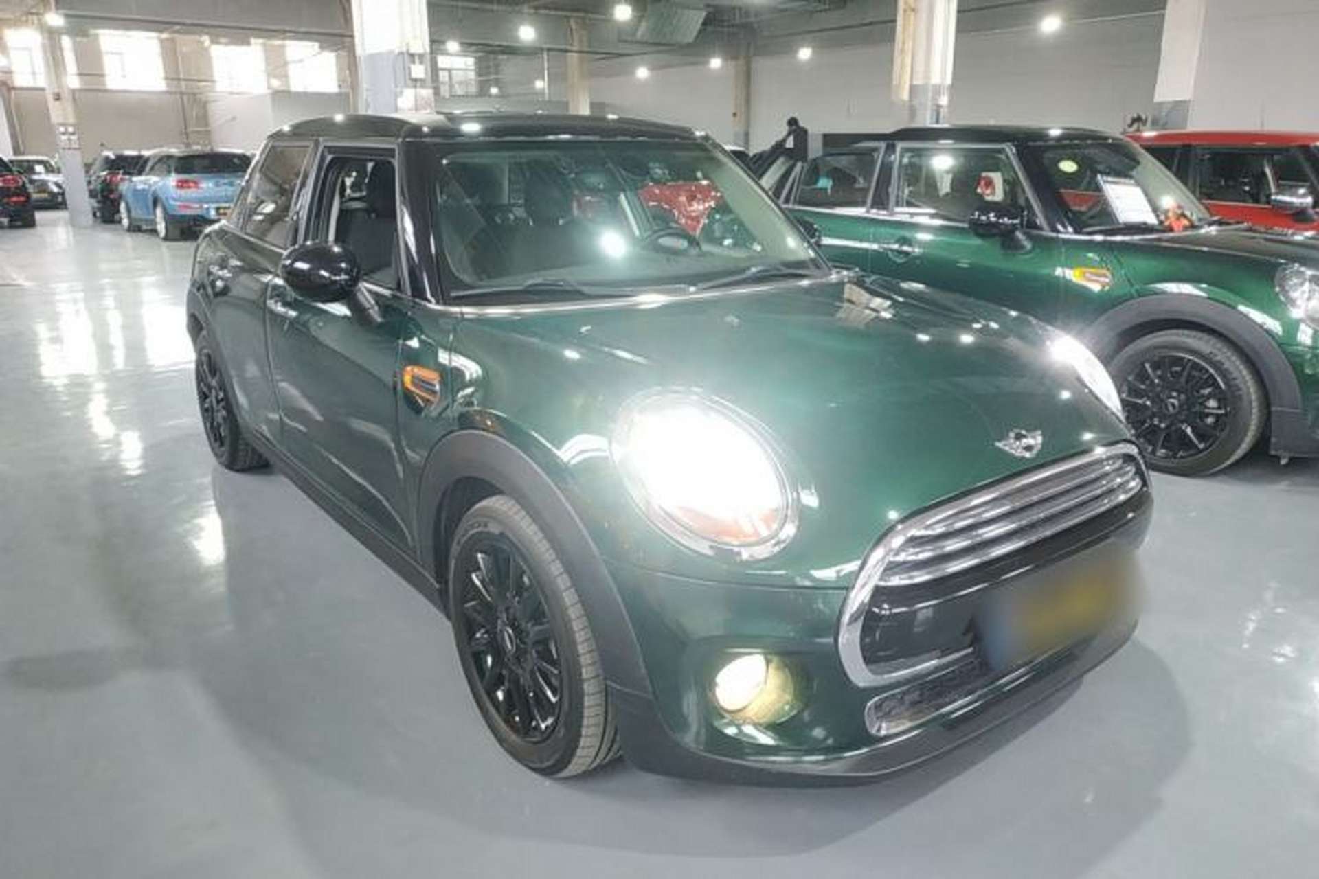 Used MINI 2016 1.5T COOPER Five-Door Edition Front Right 45 Deg