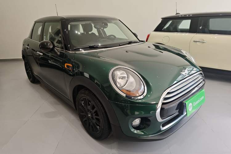 Used MINI 2016 1.5T COOPER Five-Door Edition Front Right 45 Deg