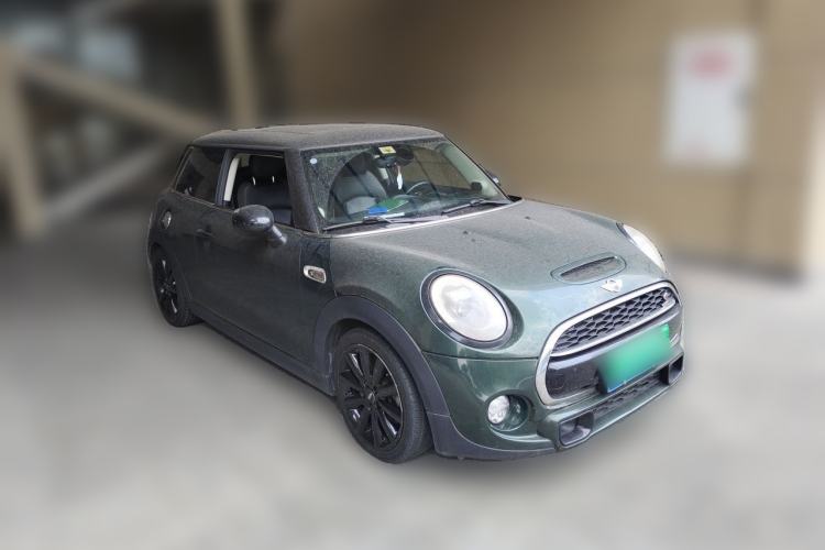 Used MINI 2016 2.0T COOPER S Performance-oriented Front Right 45 Deg