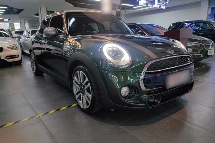 Used MINI 2016 2.0T COOPER S SEVEN Five-Door Edition Front Right 45 Deg