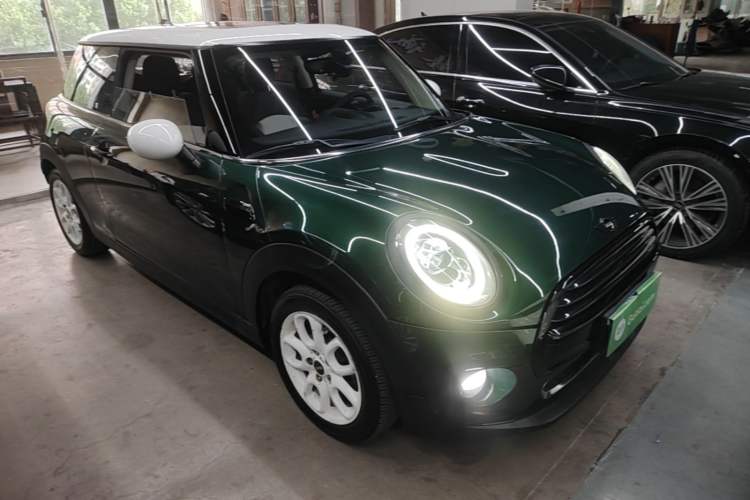 Used MINI 2016 1.5T COOPER Front Right 45 Deg