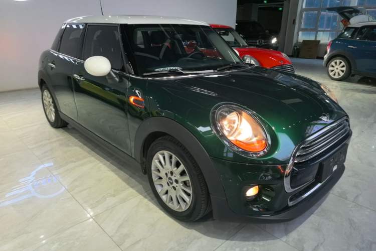 Used MINI 2016 1.5T COOPER Five-Door Edition Front Right 45 Deg
