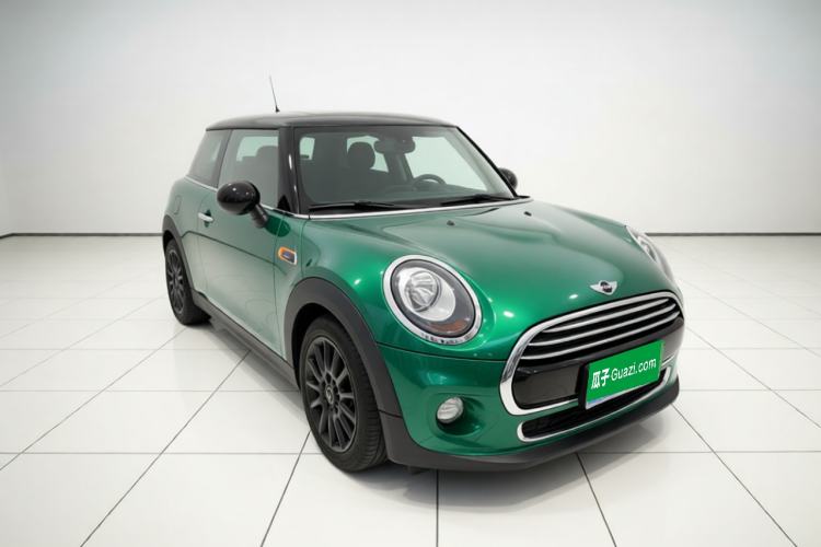 Used MINI 2016 1.5T COOPER Front Right 45 Deg