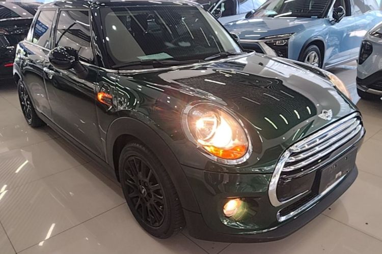 Used MINI 2016 1.5T COOPER Five-Door Edition Front Right 45 Deg