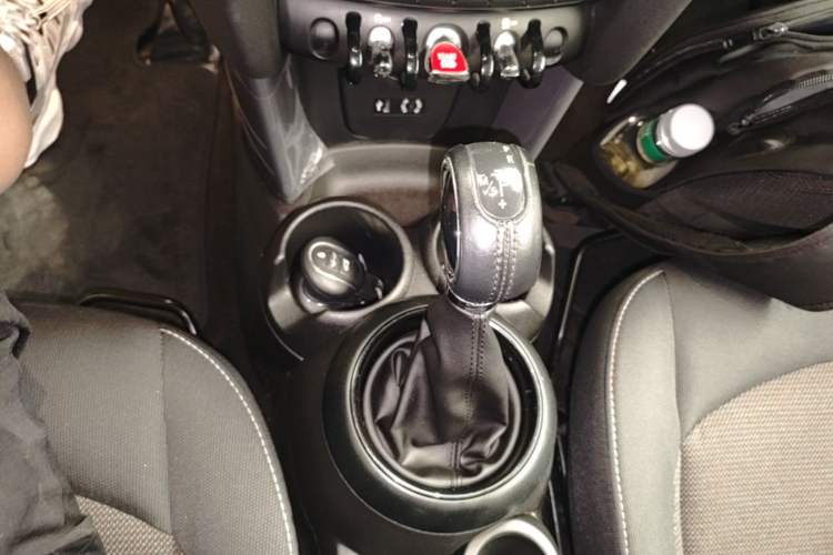 Used MINI 2016 1.2T ONE Five-Door Edition Gear Lever
