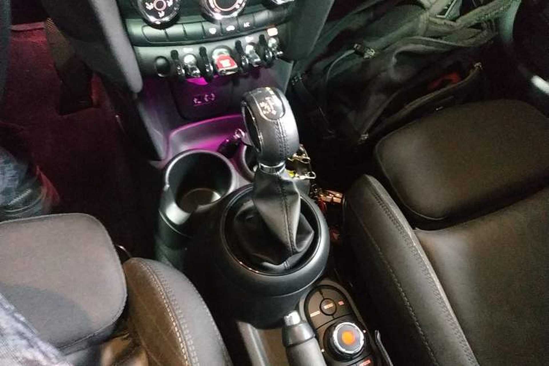 Used MINI 2016 1.5T COOPER Five-Door Edition Gear Lever