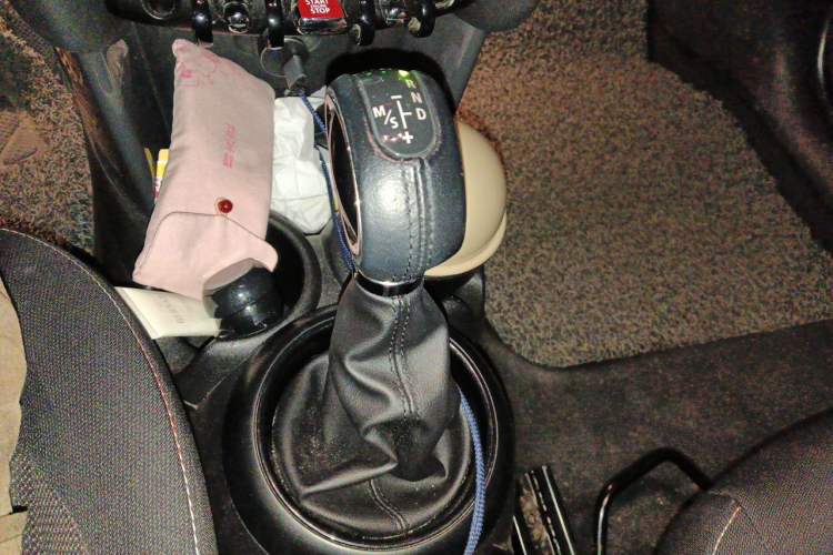 Used MINI 2016 1.2T ONE Five-Door Edition Gear Lever