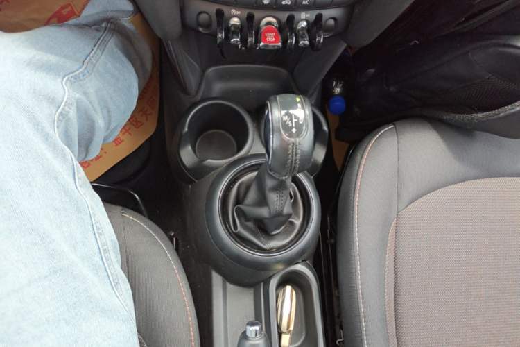 Used MINI 2016 1.2T ONE Five-Door Edition Gear Lever