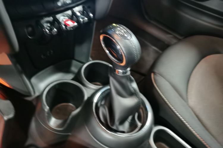 Used MINI 2016 1.2T ONE Pioneer Edition Gear Lever