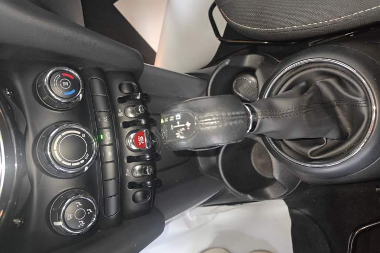 Used MINI 2016 1.2T ONE Pioneer Edition Five-Door Version Gear Lever