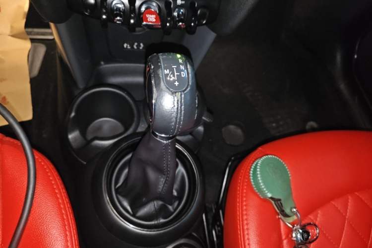 Used MINI 2016 1.2T ONE Five-Door Edition Gear Lever