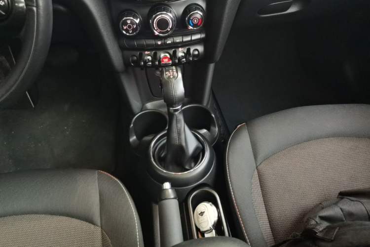 Used MINI 2016 1.2T ONE Pioneer Edition Five-Door Version Gear Lever